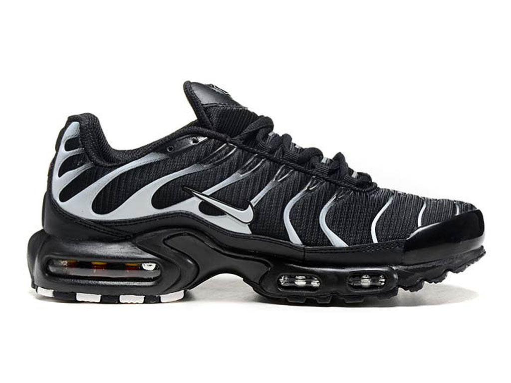 chaussure nike blanche et noir